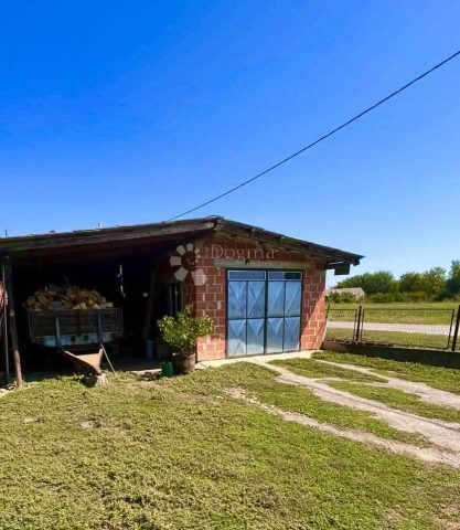 Casa In vendita - Osječko-baranjska Đurđenovac - foto 2/13