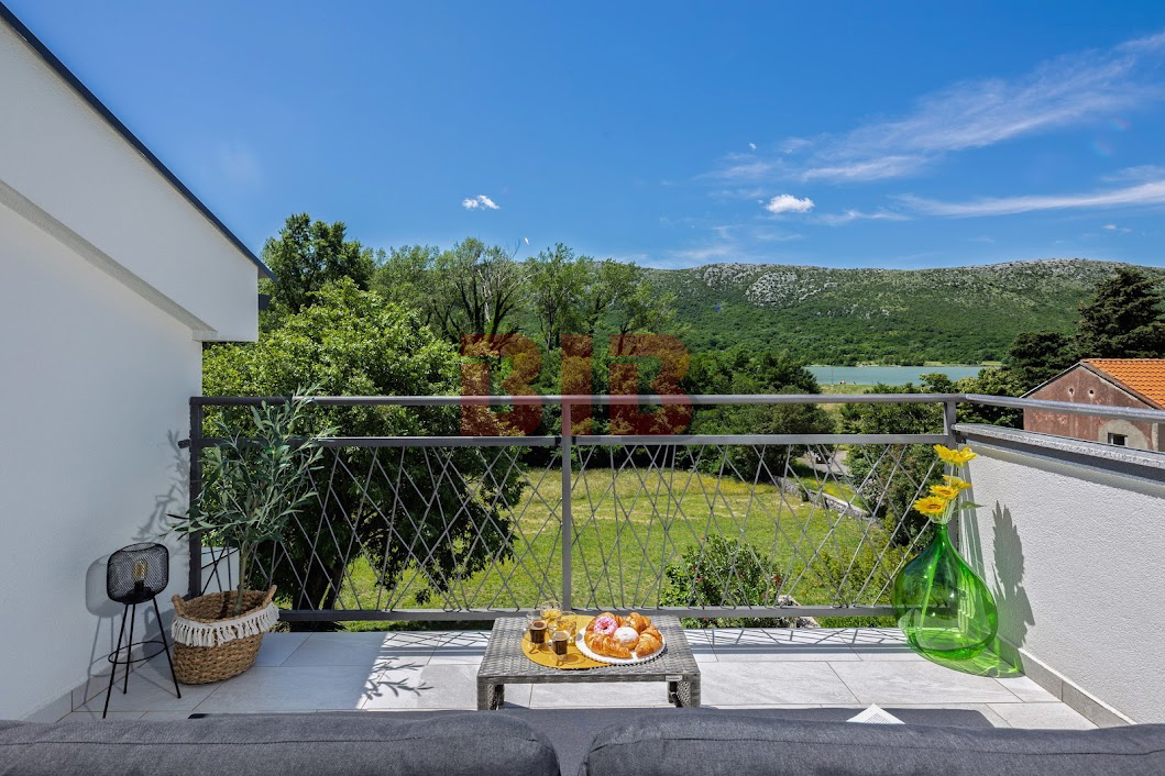 Kuća Na prodaju - PRIMORSKO-GORANSKA CRIKVENICA