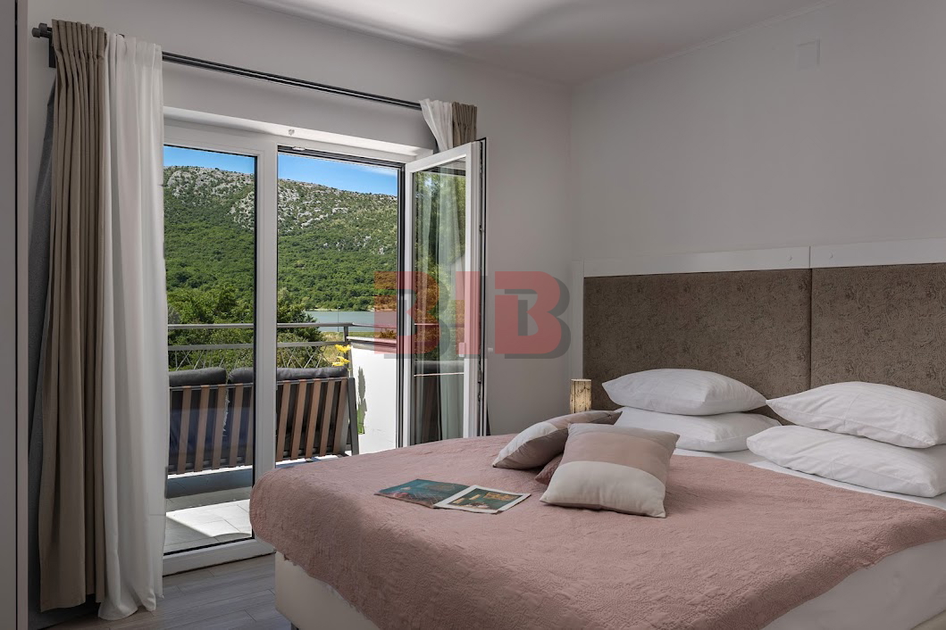 Kuća Na prodaju - PRIMORSKO-GORANSKA CRIKVENICA