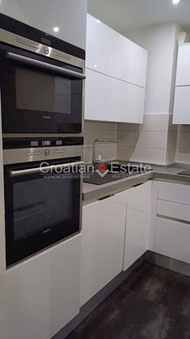 Appartement À louer - Splitsko-dalmatinska Split - foto 4/11
