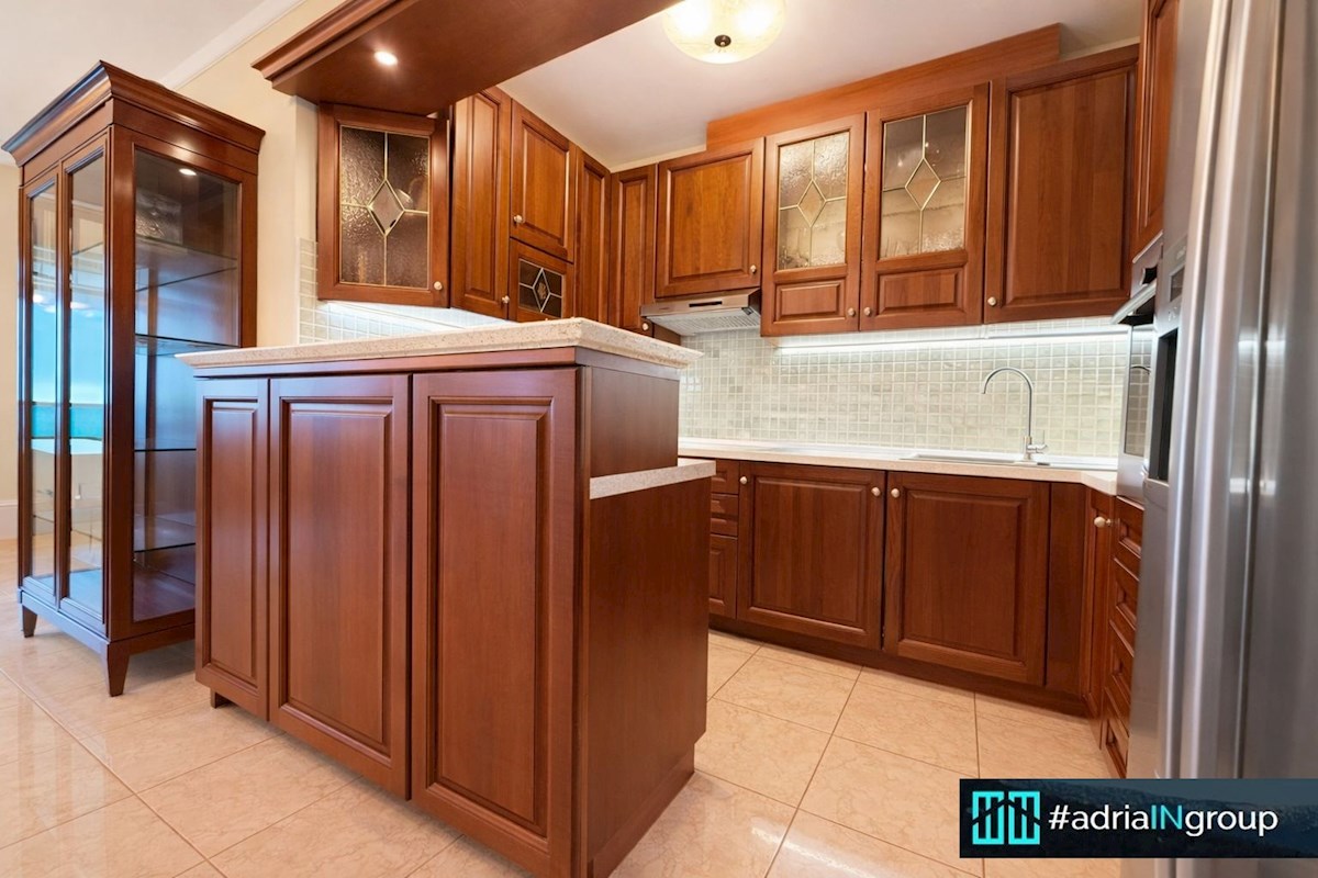 Flat For sale - SPLITSKO-DALMATINSKA PODSTRANA