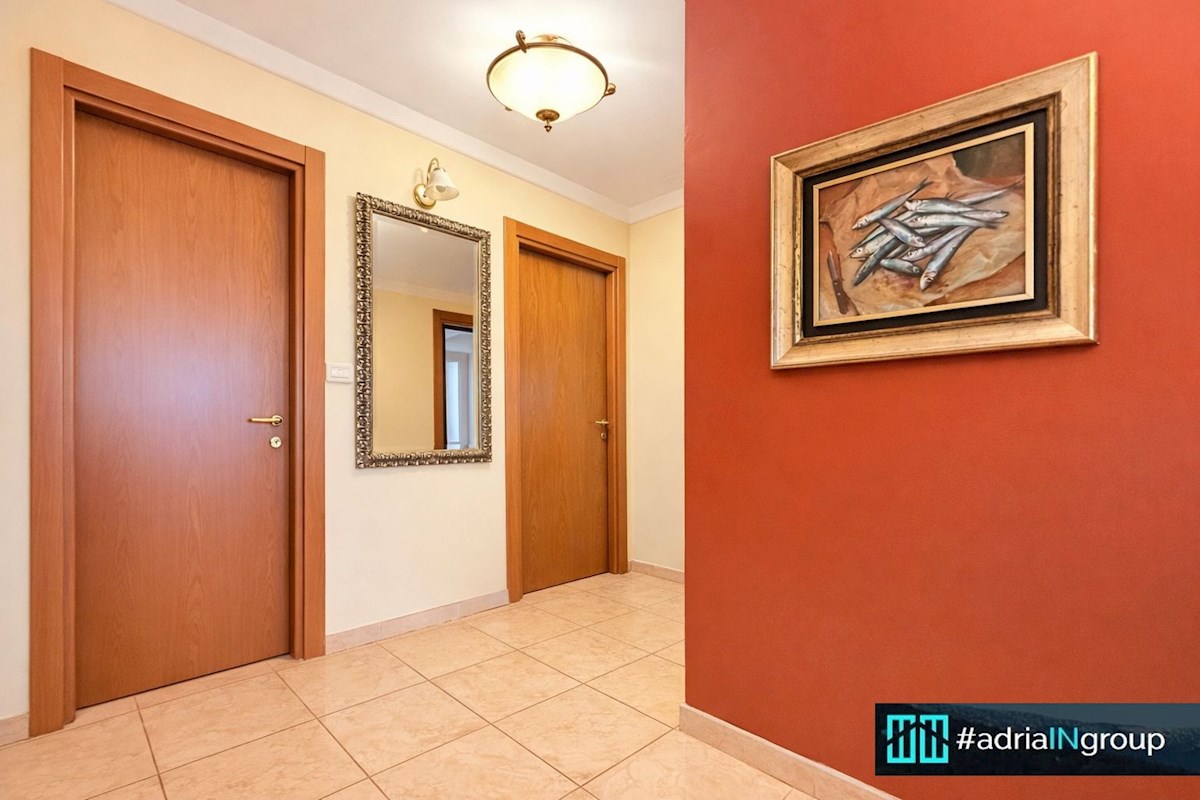 Flat For sale - SPLITSKO-DALMATINSKA PODSTRANA