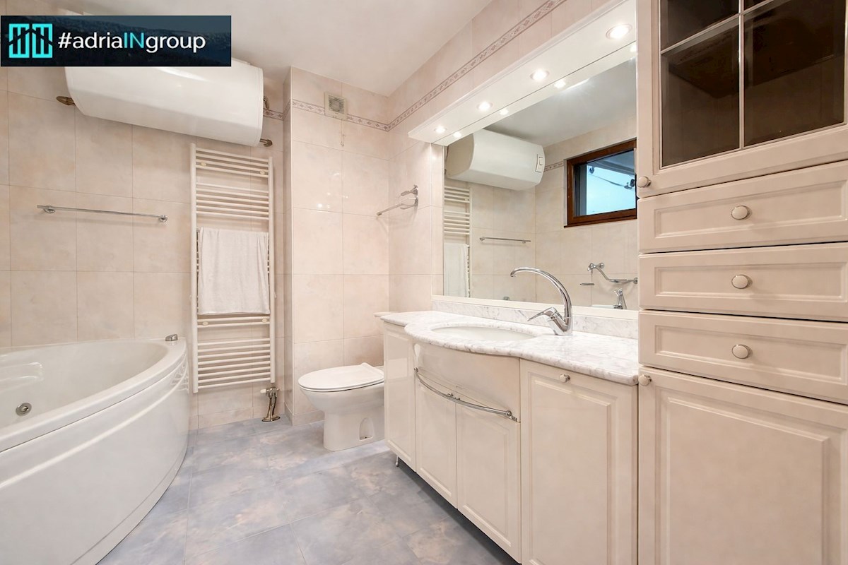 Flat For sale - SPLITSKO-DALMATINSKA PODSTRANA