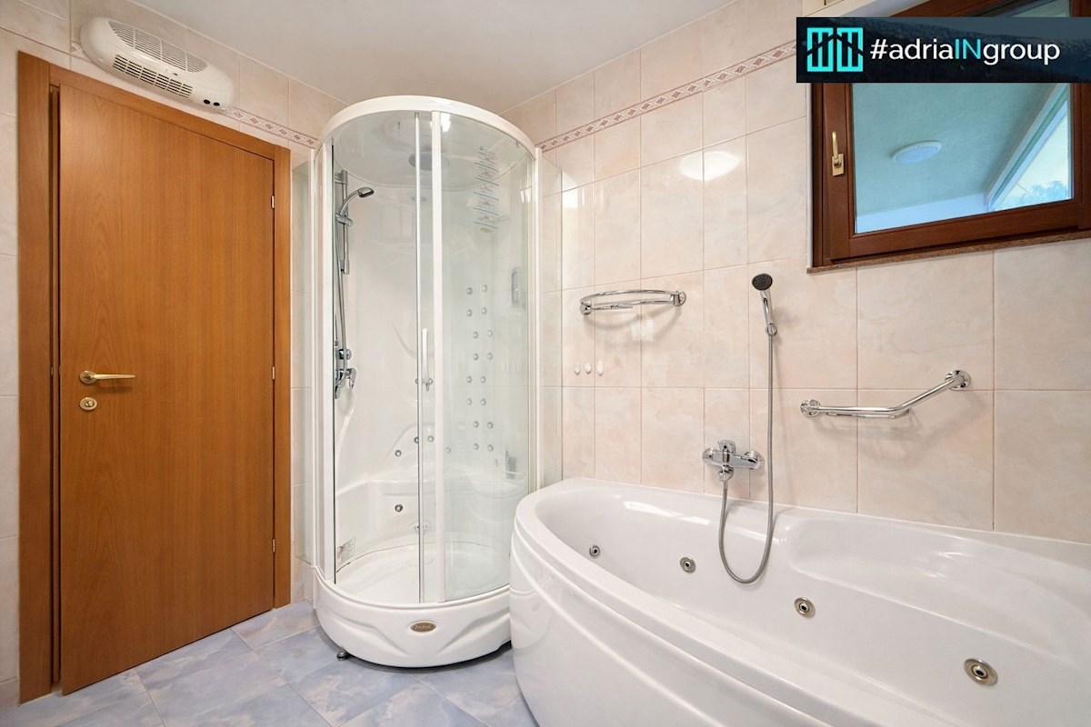 Flat For sale - SPLITSKO-DALMATINSKA PODSTRANA