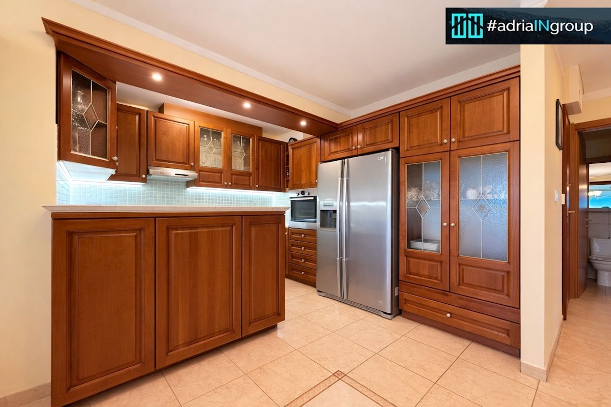Flat For sale - SPLITSKO-DALMATINSKA PODSTRANA