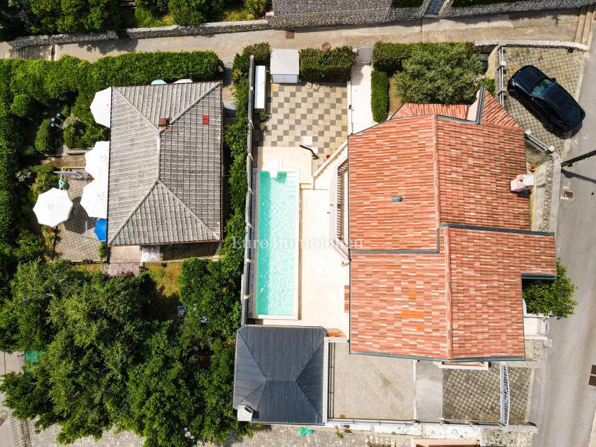 Kuća Na prodaju - PRIMORSKO-GORANSKA NOVI VINODOLSKI