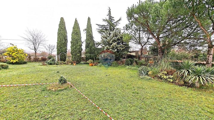 Land for sale 629 m² – Buje