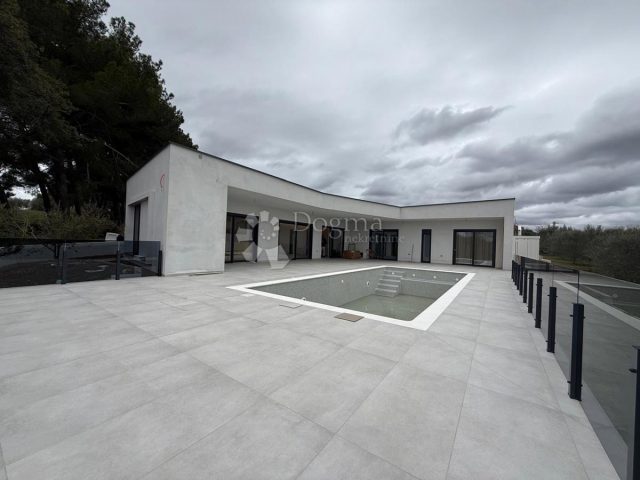 Kuća na prodaju 205 m² – Pula