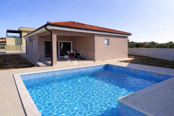 Hiša na predaj 154 m² – Marčana