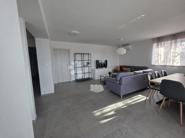 Apartment zu vermieten 160 m² – Bakar