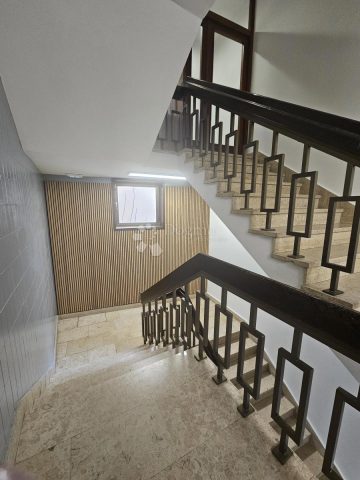 Locaux commerciaux à louer 130 m² – Rijeka