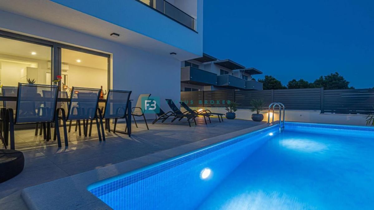 Kuća Na prodaju - ŠIBENSKO-KNINSKA VODICE