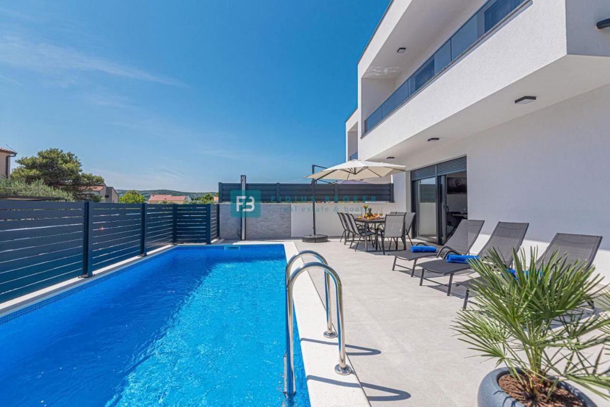 Kuća Na prodaju - ŠIBENSKO-KNINSKA VODICE