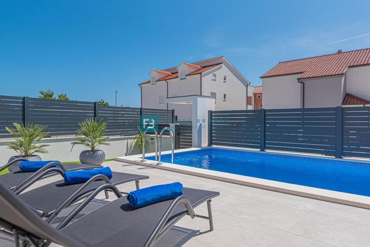 Kuća Na prodaju - ŠIBENSKO-KNINSKA VODICE