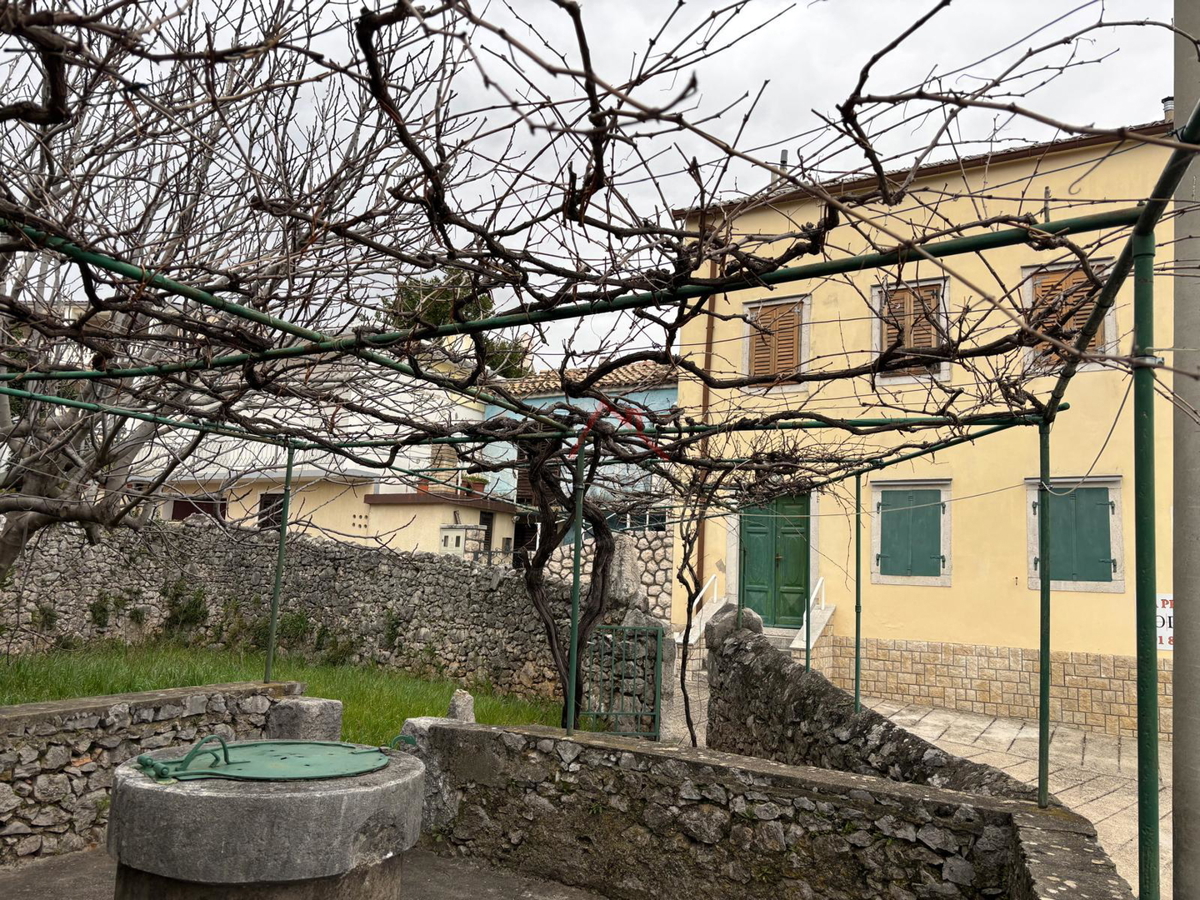 Dom Na predaj - PRIMORSKO-GORANSKA CRIKVENICA