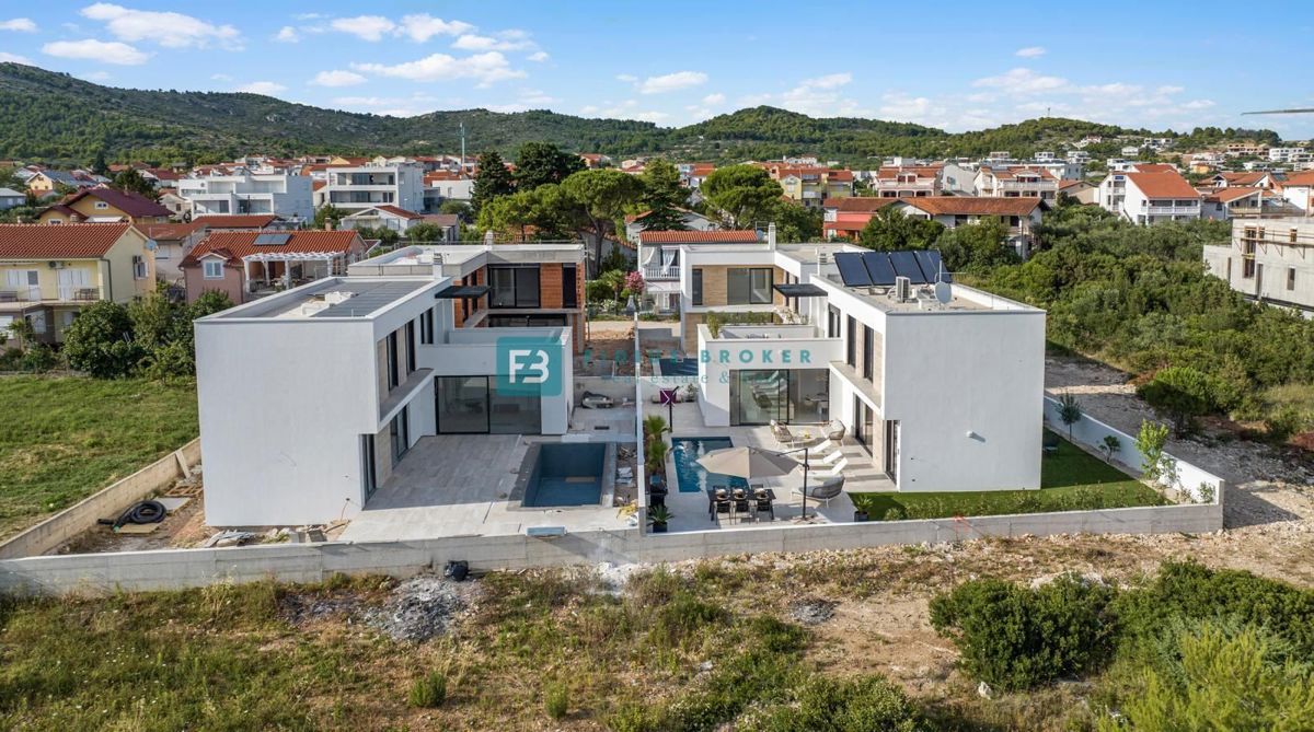 Kuća Na prodaju - ŠIBENSKO-KNINSKA TRIBUNJ