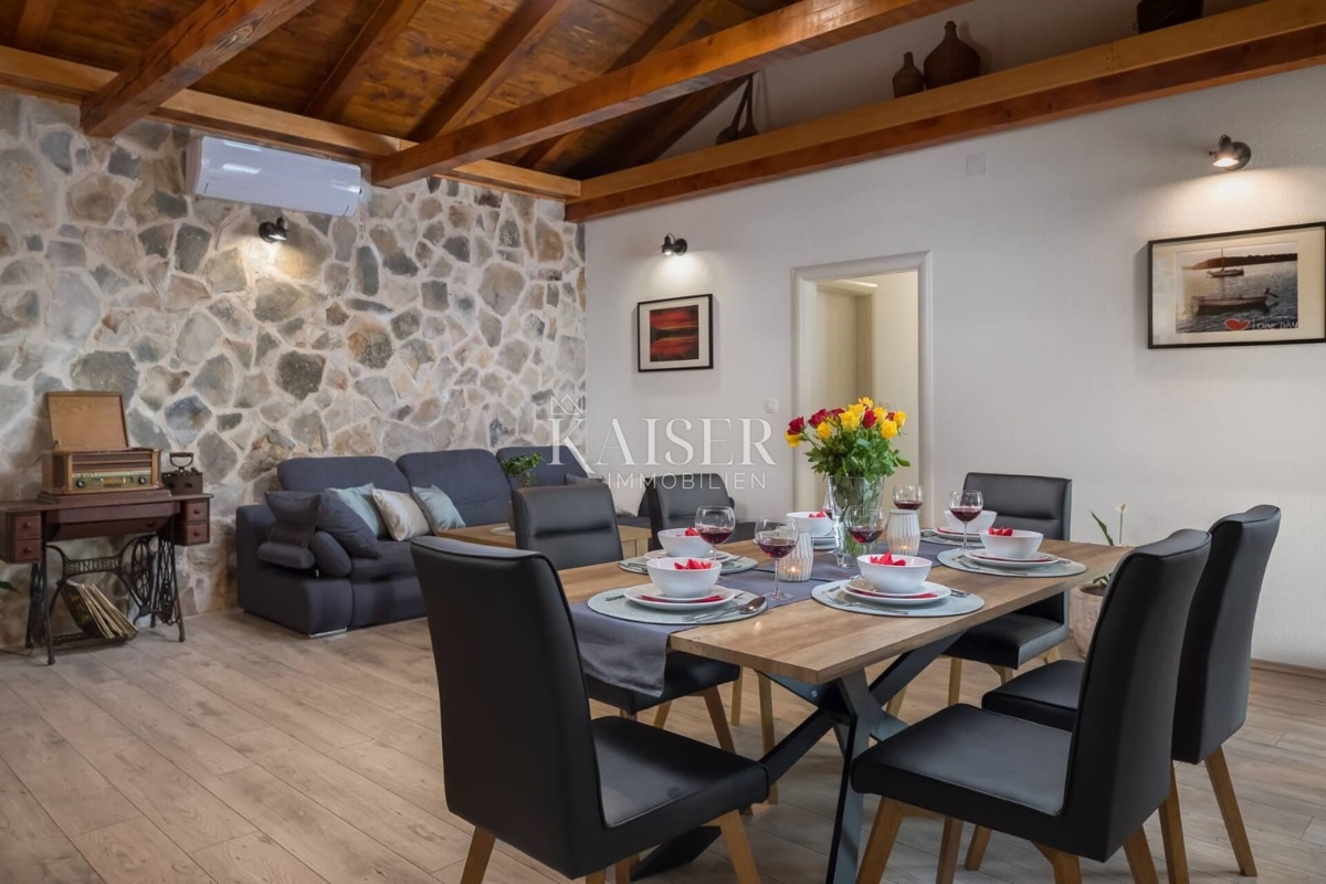 Casa In vendita - ŠIBENSKO-KNINSKA ROGOZNICA