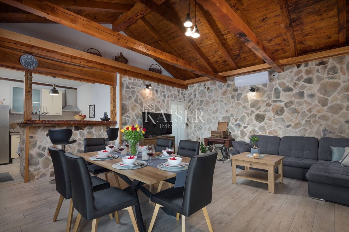Casa In vendita - ŠIBENSKO-KNINSKA ROGOZNICA