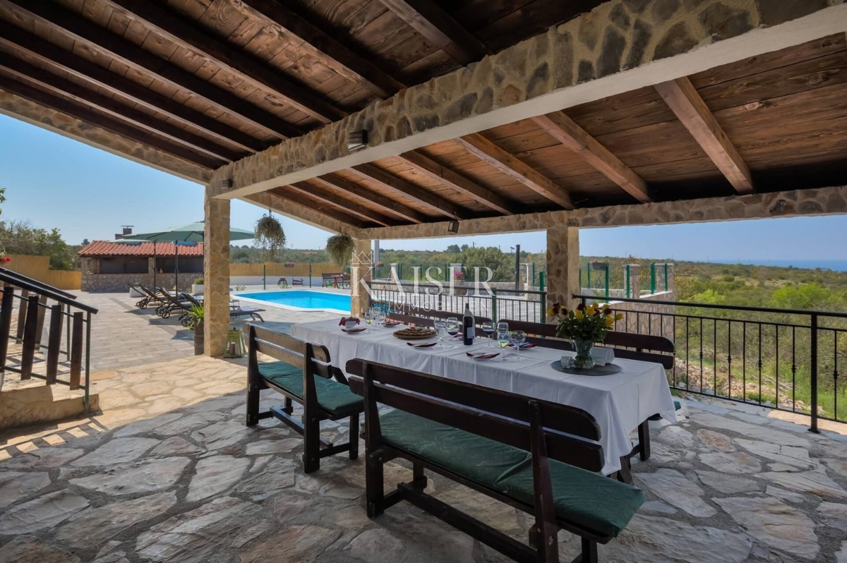 Casa In vendita - ŠIBENSKO-KNINSKA ROGOZNICA