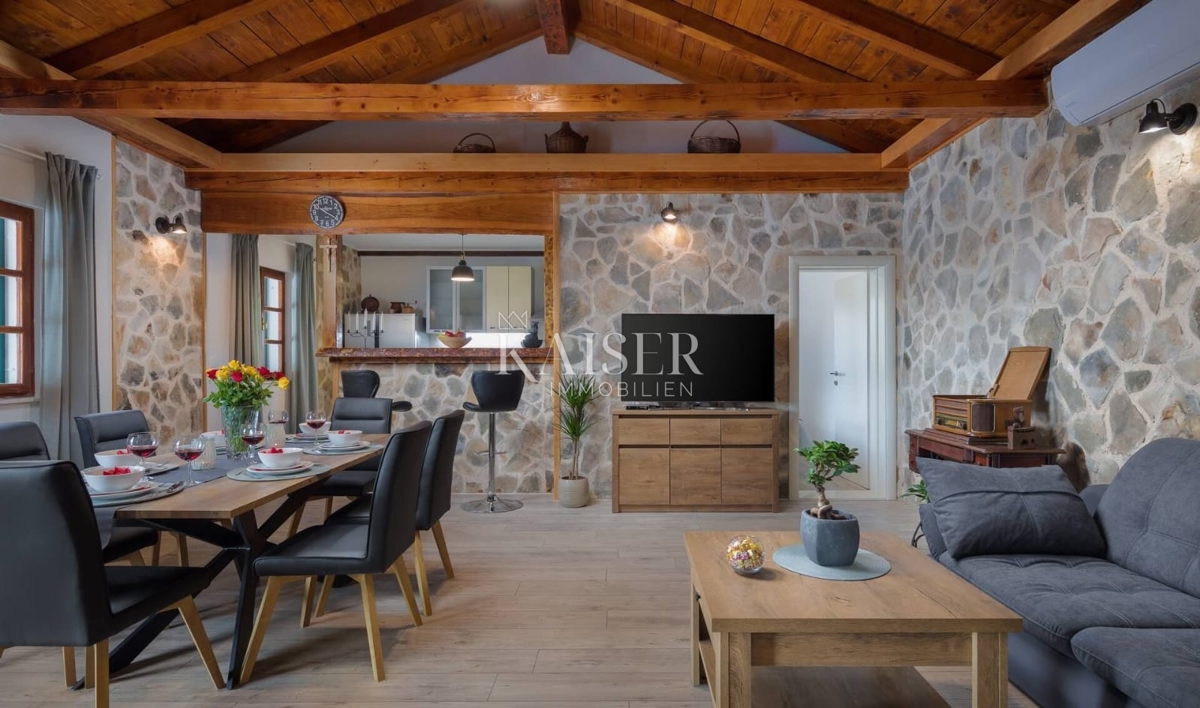 Casa In vendita - ŠIBENSKO-KNINSKA ROGOZNICA