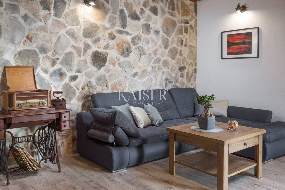 Casa In vendita - ŠIBENSKO-KNINSKA ROGOZNICA