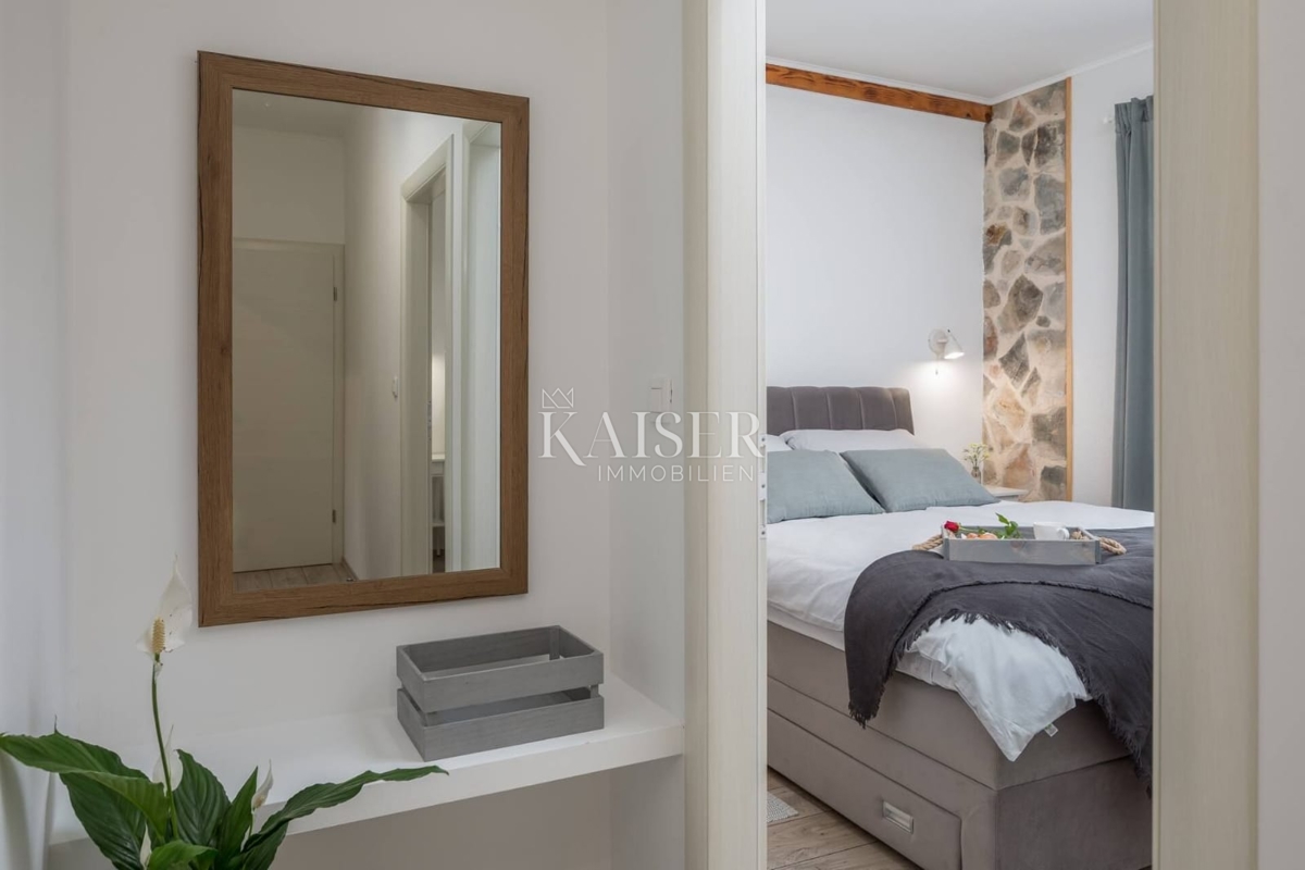 Casa In vendita - ŠIBENSKO-KNINSKA ROGOZNICA