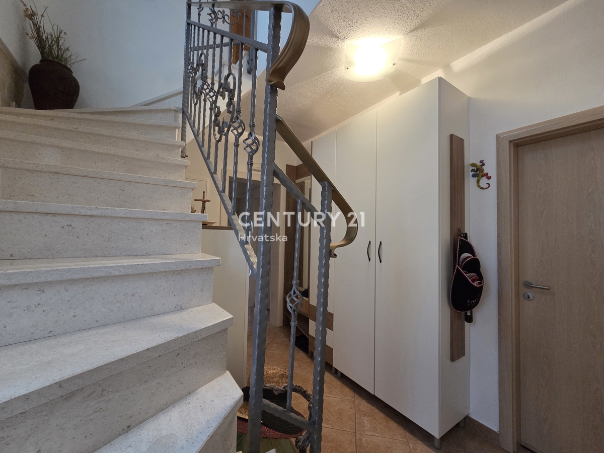 Haus Zu verkaufen - ŠIBENSKO-KNINSKA PRIMOŠTEN