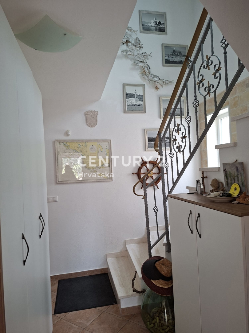 Haus Zu verkaufen - ŠIBENSKO-KNINSKA PRIMOŠTEN