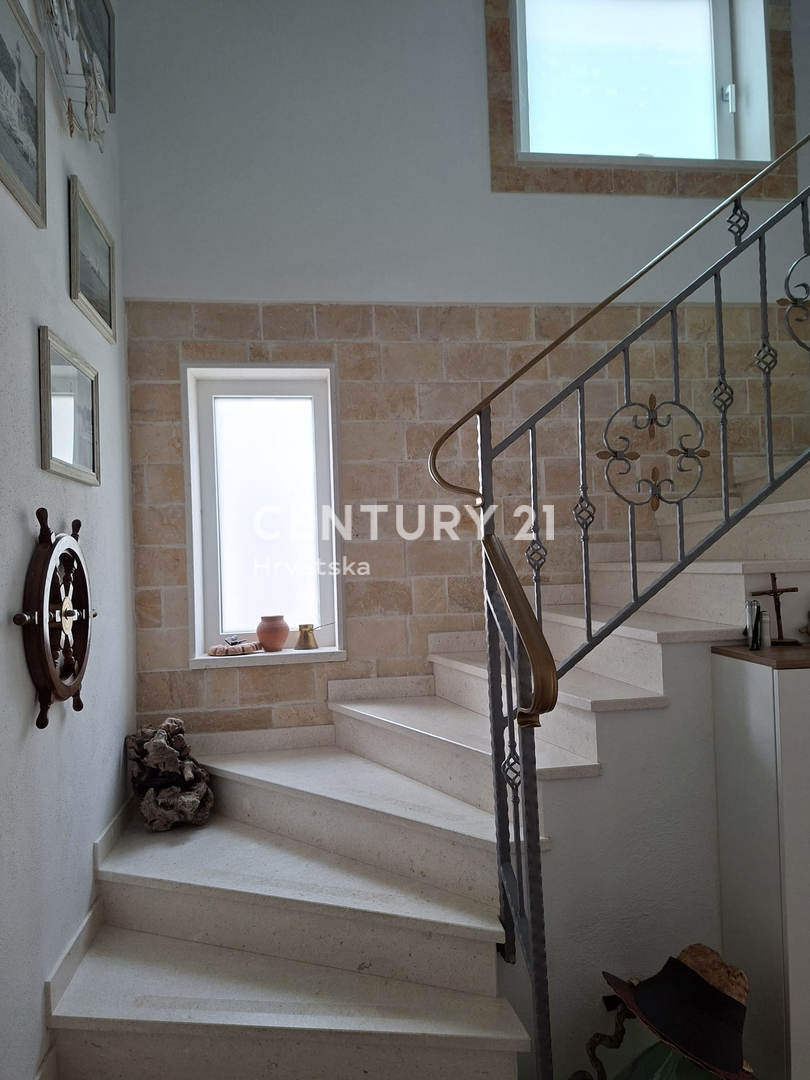 Haus Zu verkaufen - ŠIBENSKO-KNINSKA PRIMOŠTEN