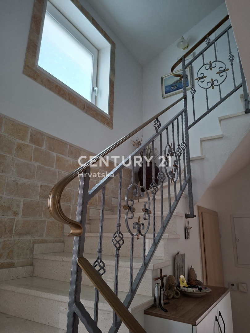 Haus Zu verkaufen - ŠIBENSKO-KNINSKA PRIMOŠTEN