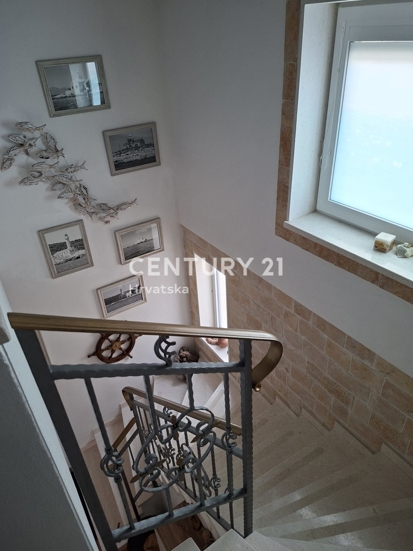 Haus Zu verkaufen - ŠIBENSKO-KNINSKA PRIMOŠTEN