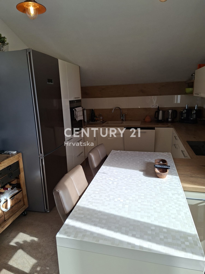 Haus Zu verkaufen - ŠIBENSKO-KNINSKA PRIMOŠTEN