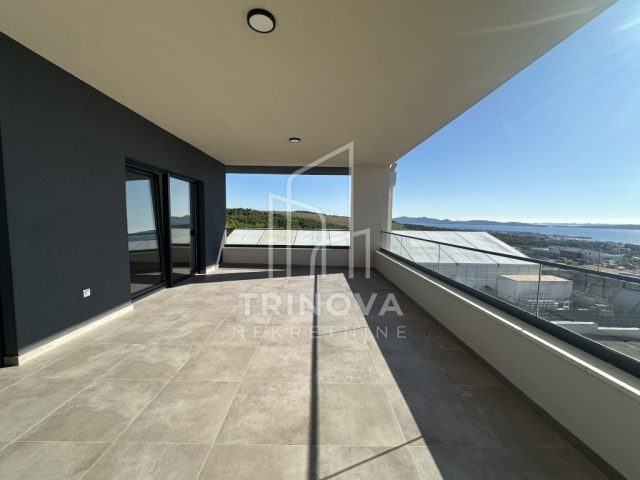 Komerčné na predaj 665 m² – Bibinje