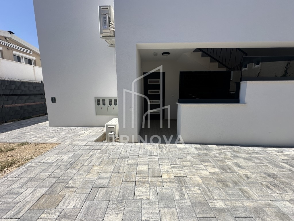 Flat For sale - ZADARSKA VIR