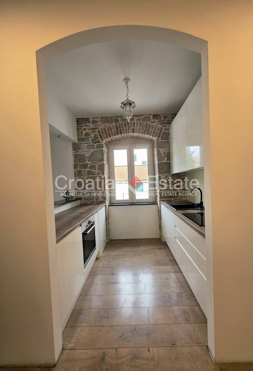 Flat For rent - SPLITSKO-DALMATINSKA SPLIT