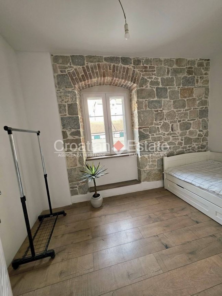 Flat For rent - SPLITSKO-DALMATINSKA SPLIT