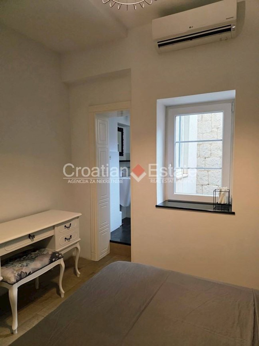 Flat For rent - SPLITSKO-DALMATINSKA SPLIT