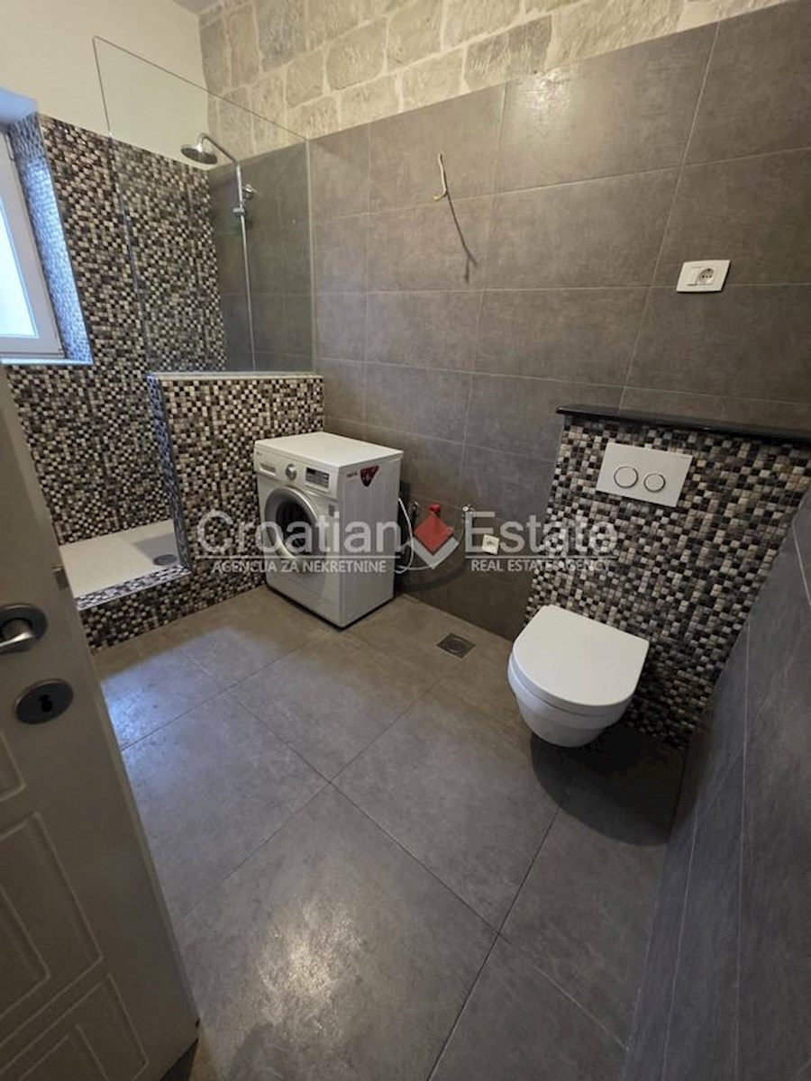 Flat For rent - SPLITSKO-DALMATINSKA SPLIT