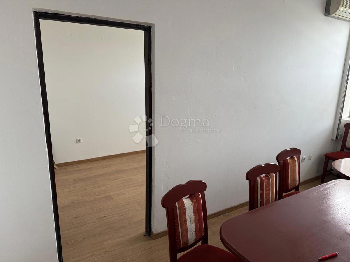 Lokal użytkowy Na sprzedaż - Varaždinska Novi Marof - foto 2/7
