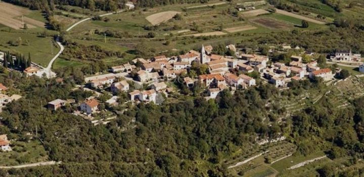 Terrain à vendre 1220 m² – Buzet