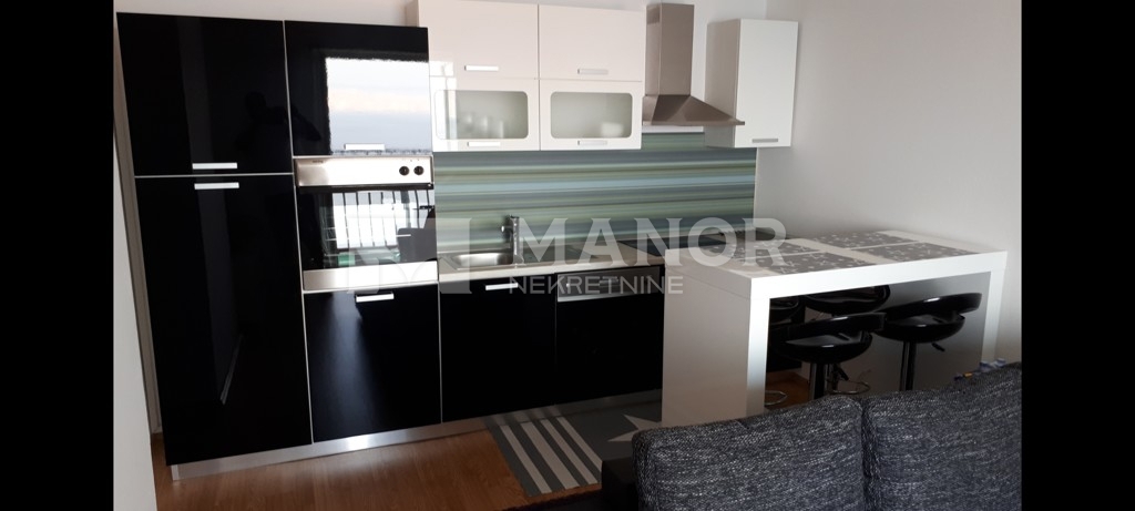Appartement À vendre - LIČKO-SENJSKA SENJ