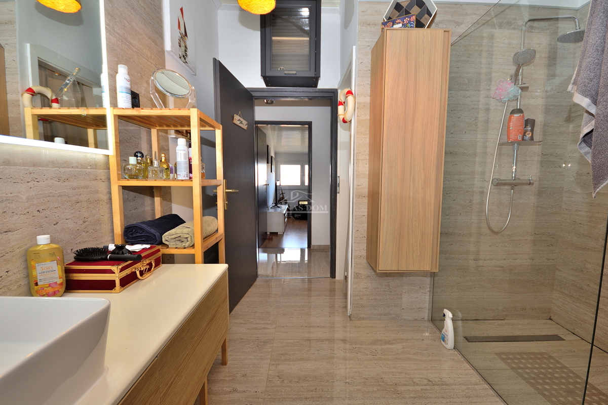 Flat For sale - ŠIBENSKO-KNINSKA VODICE