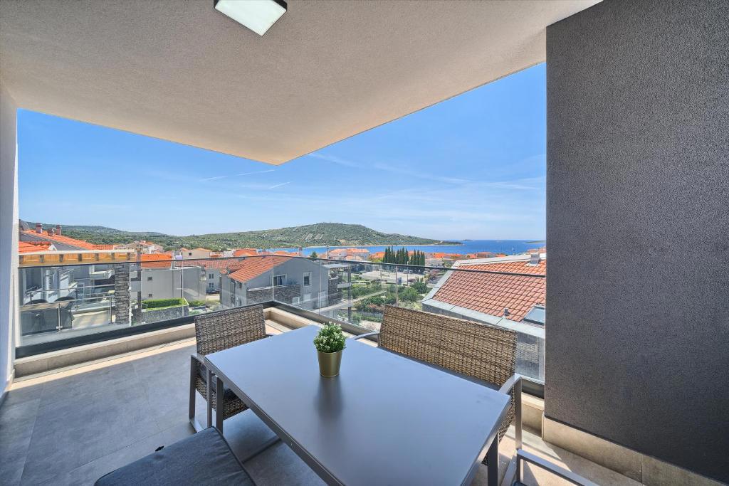 Flat For sale - ŠIBENSKO-KNINSKA PRIMOŠTEN