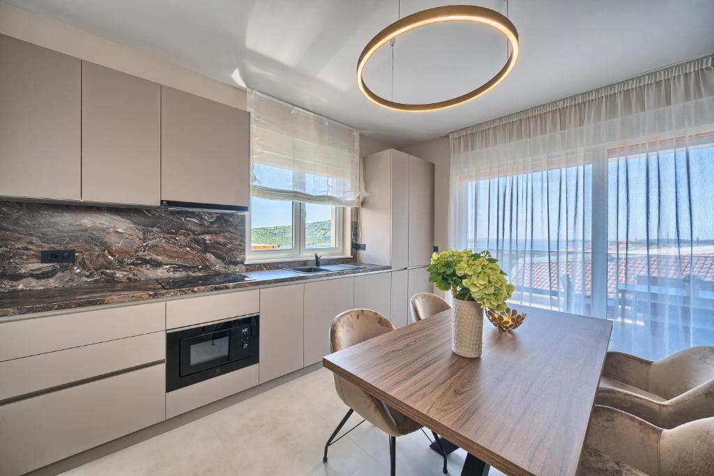 Flat For sale - ŠIBENSKO-KNINSKA PRIMOŠTEN