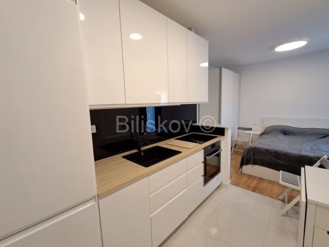 Apartmán na prenájom 24 m² – Split