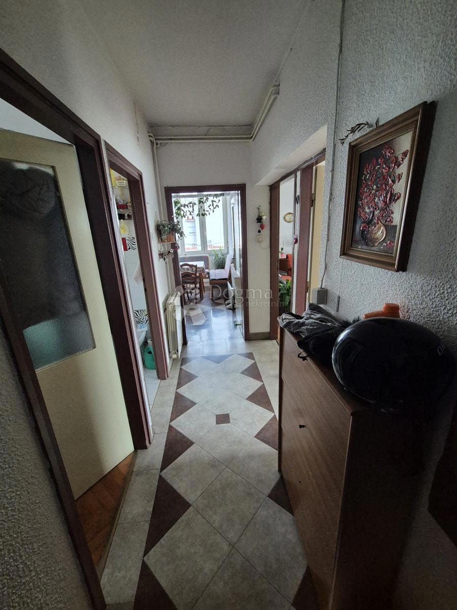 Stan Na prodaju - PRIMORSKO-GORANSKA CRIKVENICA