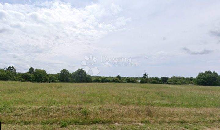 Terreno in vendita 8374 m² – Kanfanar