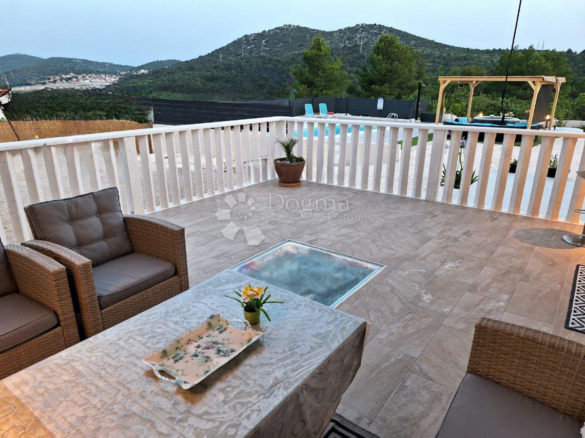 Kuća Na prodaju - ŠIBENSKO-KNINSKA ŠIBENIK