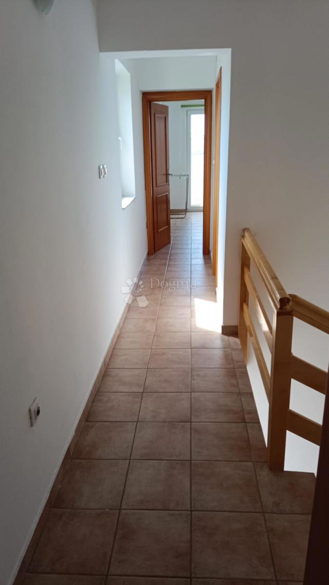Stan Na prodaju - PRIMORSKO-GORANSKA CRIKVENICA