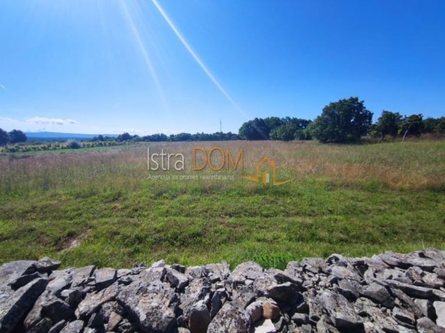 Pozemek na prodej 9005 m² – Barban